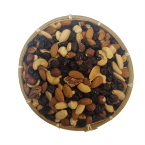 Pähklite ja jõhvikate segu korvis, 500 g